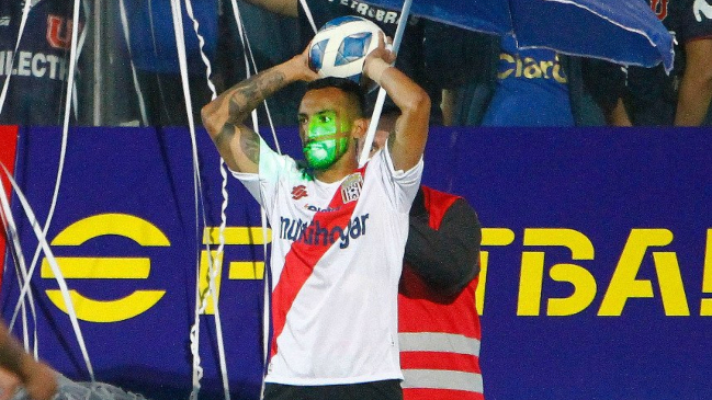 La irónica publicación de Curicó Unido por el láser de la hinchada de la U en Santa Laura