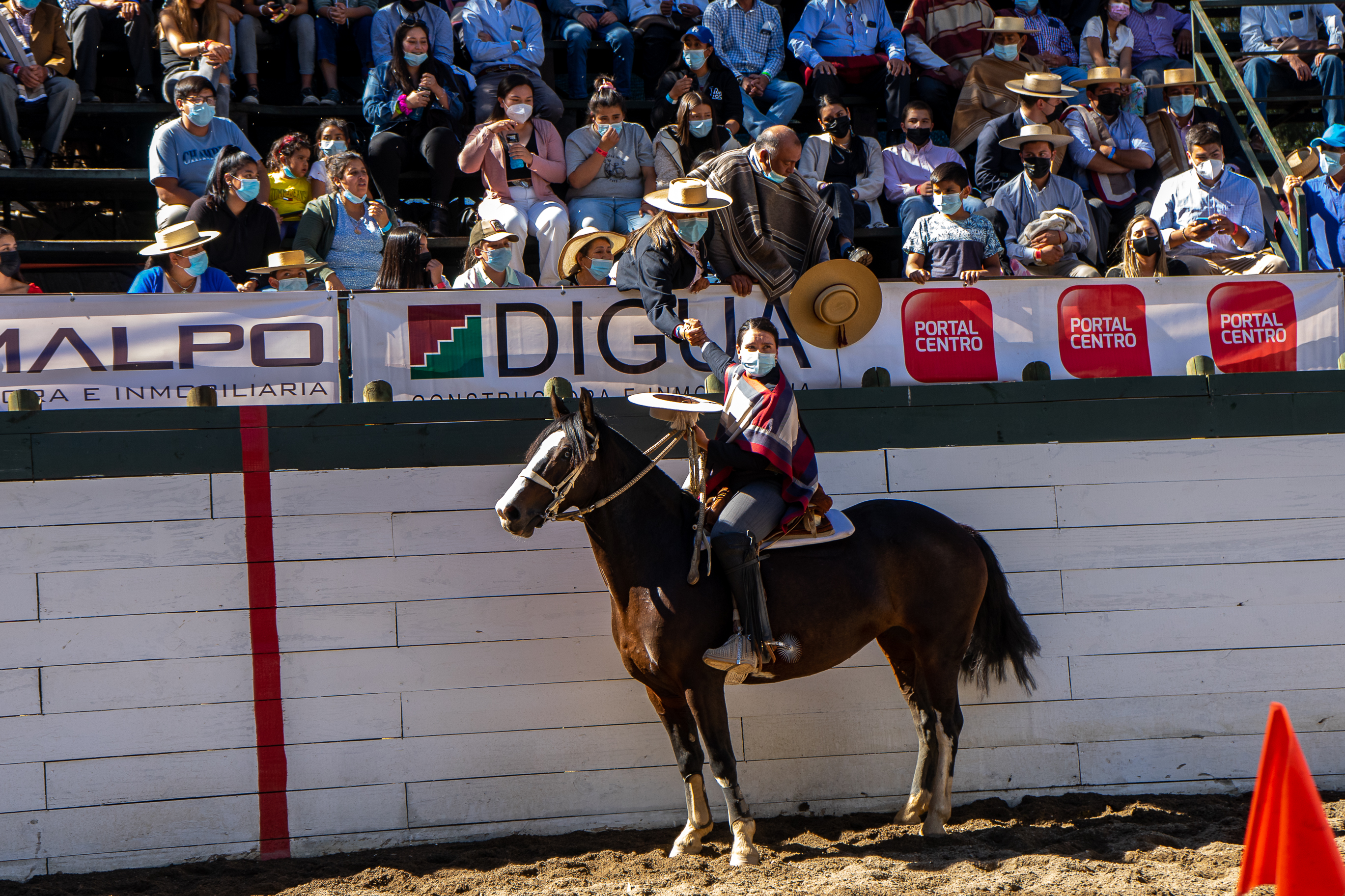 Valentina Hernández hizo historia y clasificó al Campeonato Nacional de Rodeo