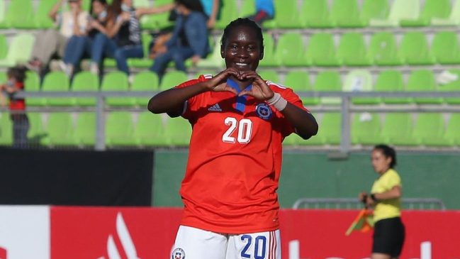 Mary Valencia recibió su carta de nacionalización y puede jugar duelos oficiales con La Roja