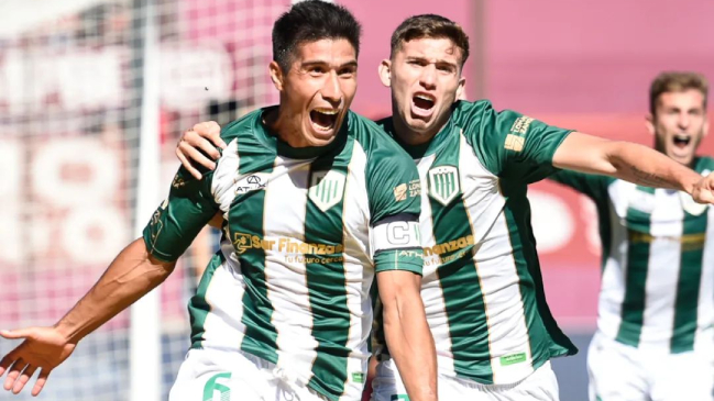 Banfield venció con polémica a Lanús en el clásico gracias a un gol viciado desde el córner