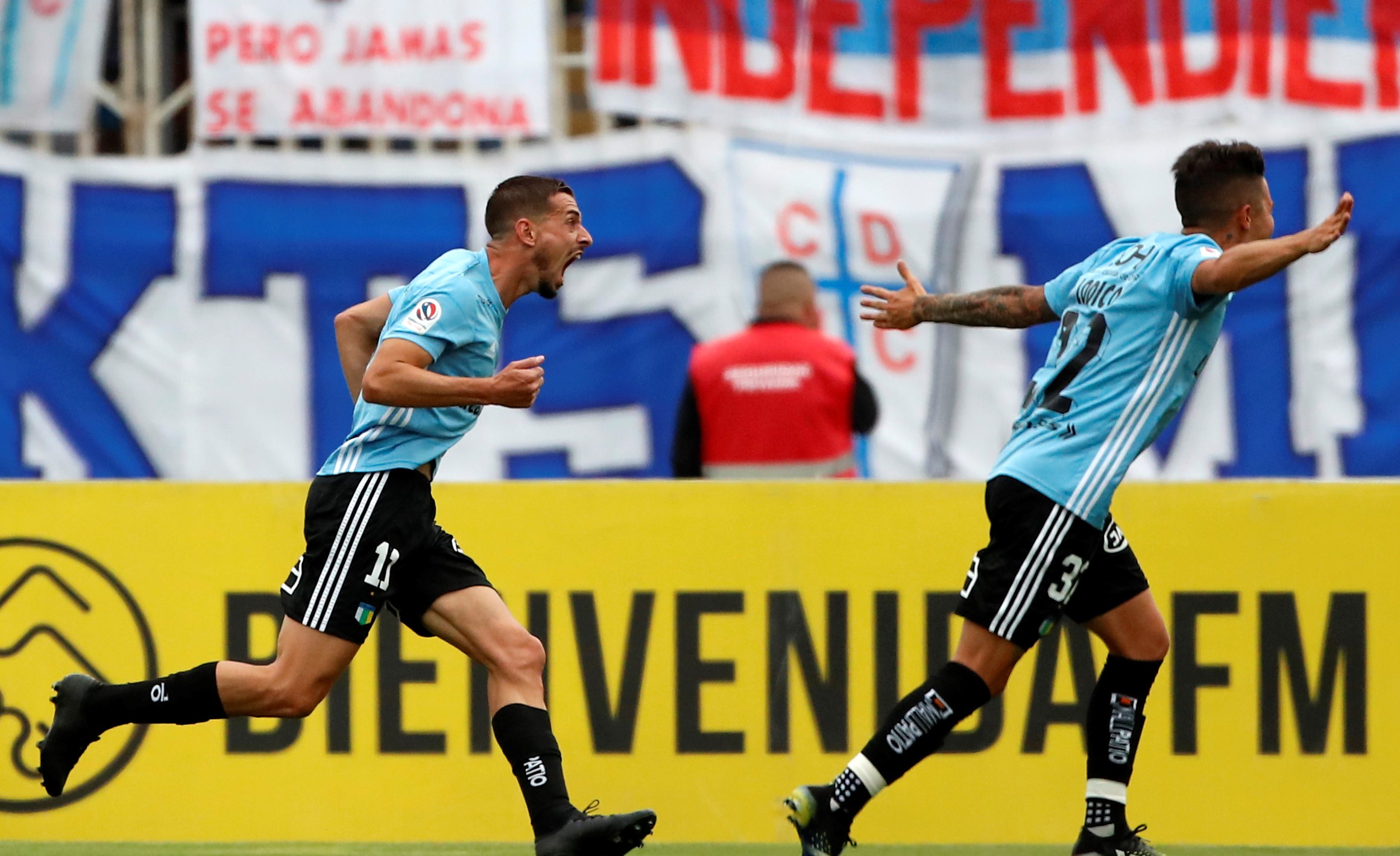 OHiggins golpeó de entrada a la UC en Rancagua con gol de Facundo Castro