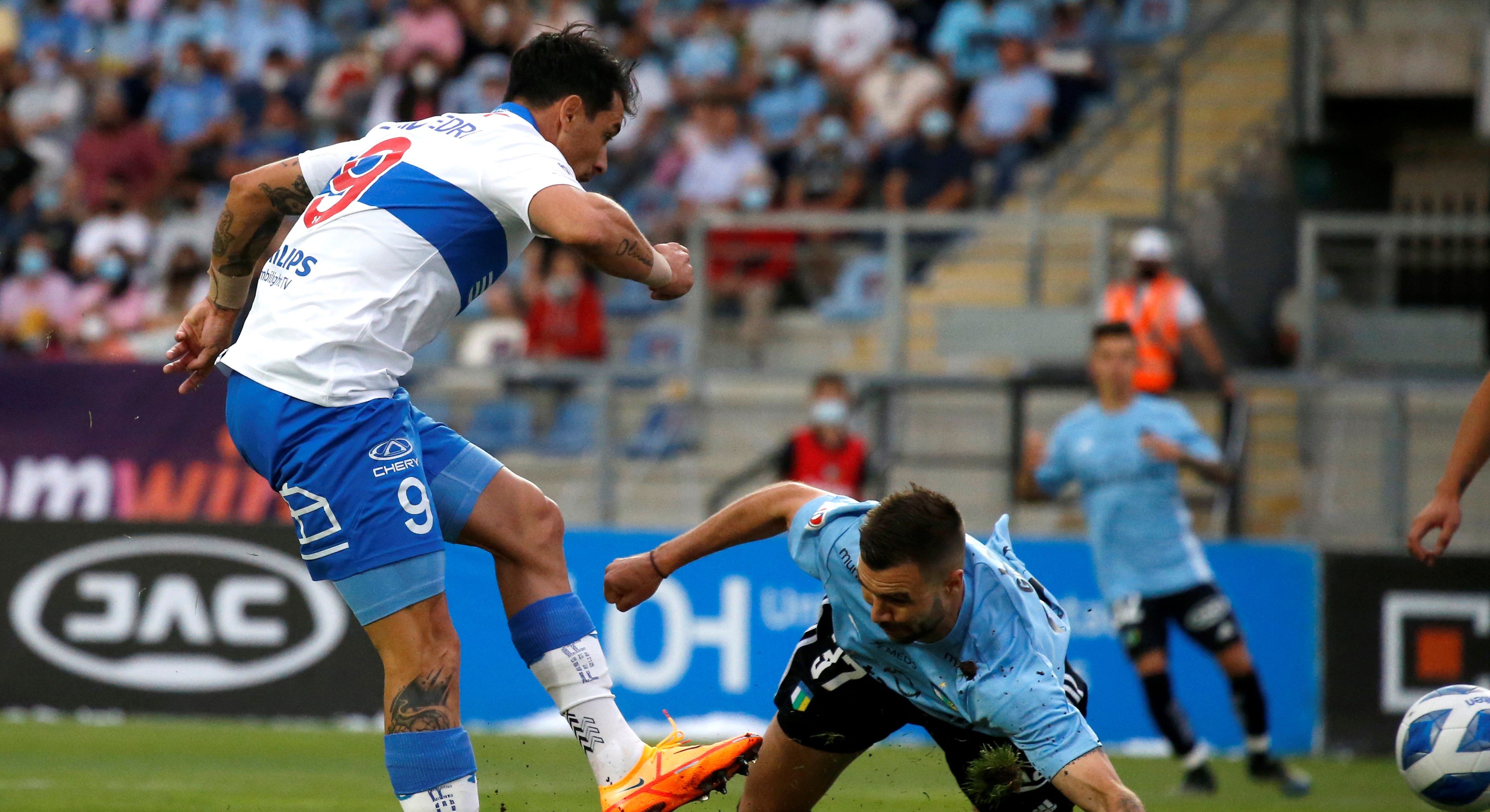 La UC despertó en el segundo tiempo y descontó ante OHiggins con zurdazo de Zampedri