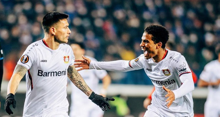 Charles Aránguiz fue el revulsivo de Bayer Leverkusen en triunfo sobre Wolfsburgo