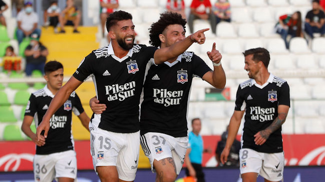 Colo Colo barrió con Palestino y recortó distancias en la pelea por el liderato