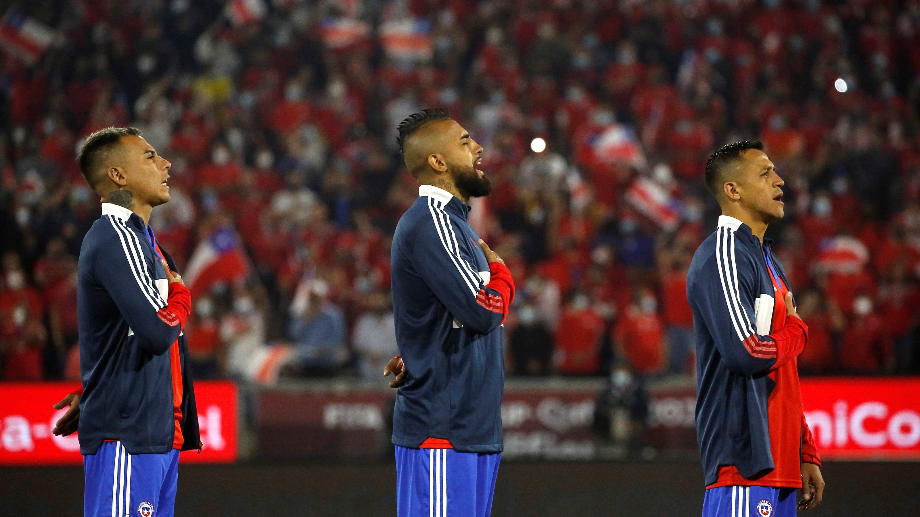 Con línea de tres y dos puntas: Martín Lasarte probó formación para el duelo contra Brasil