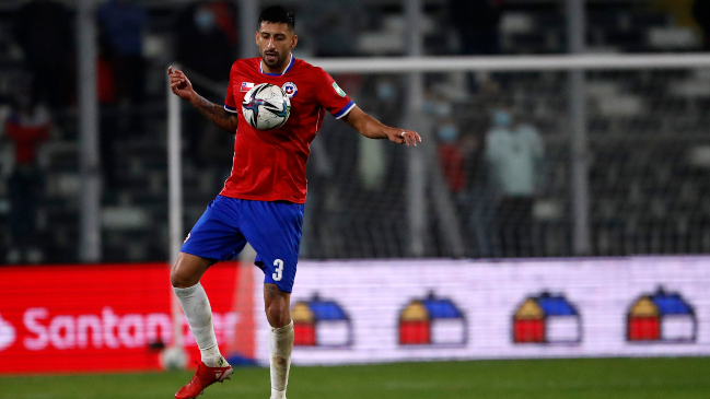 Guillermo Maripán se sumó a las bajas de La Roja para el duelo ante Brasil