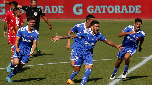 Alvaro Brun soltó la derecha y anotó su primer gol en U. de Chile ante U. Española