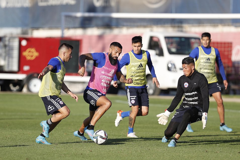 La última práctica de La Roja para el duelo con Uruguay en el cierre de las Clasificatorias