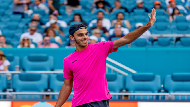 Francisco Cerúndolo clasificó a semifinales de Miami tras el retiro de Jannik Sinner