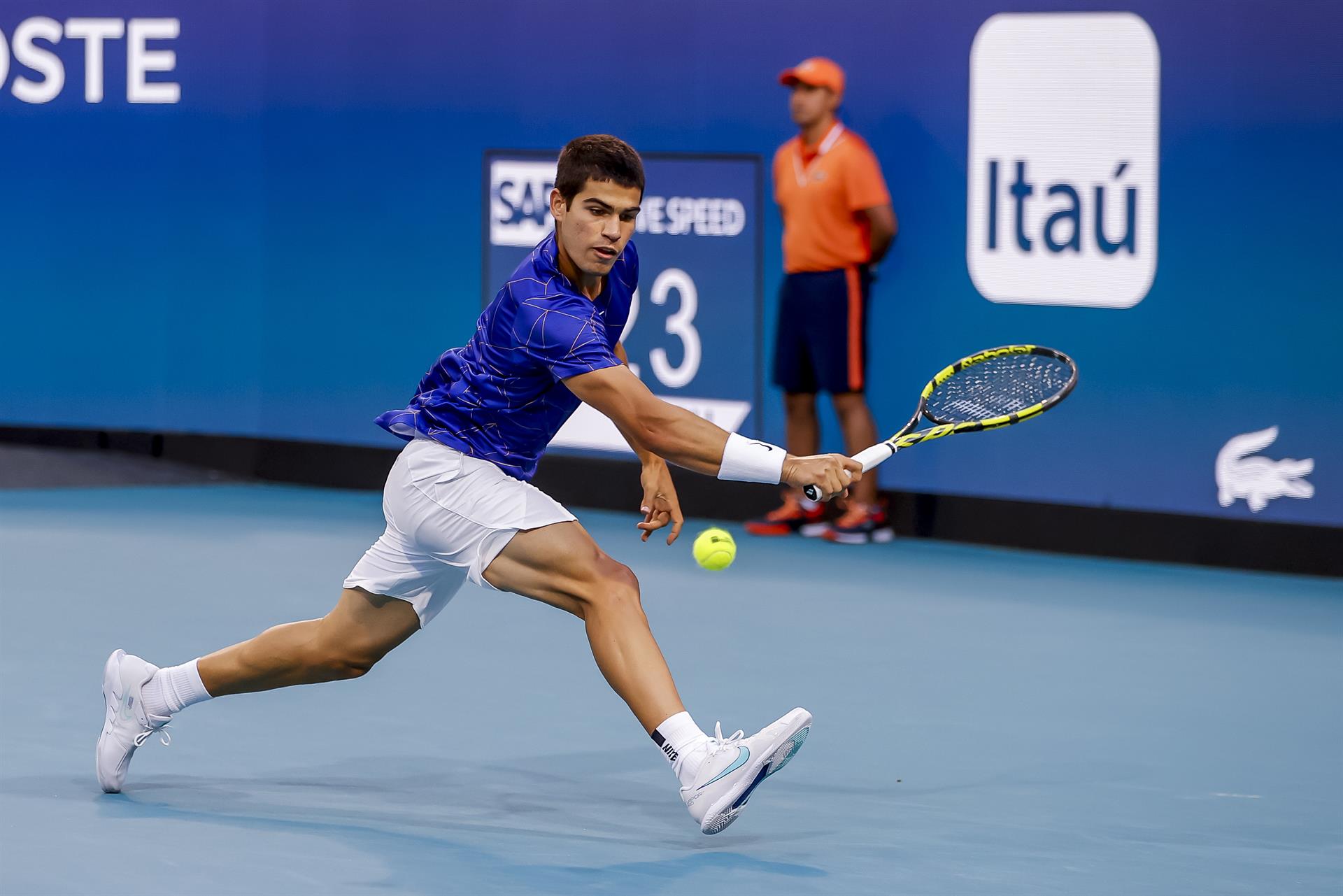 Carlos Alcaraz venció a Miomir Kecmanovic y jugará las semifinales del Masters de Miami