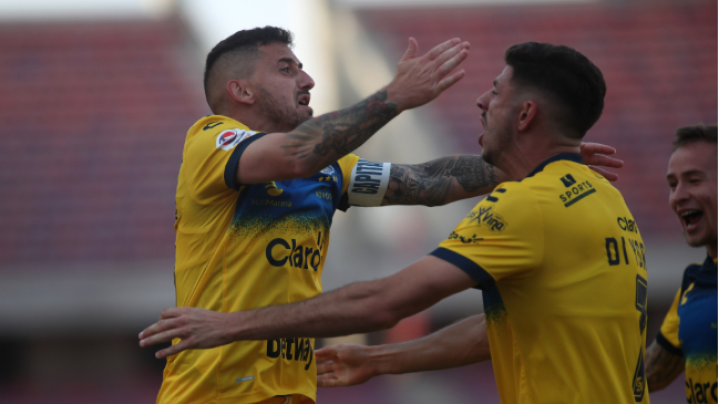 Everton volvió al triunfo con remontada en su visita a Deportes La Serena