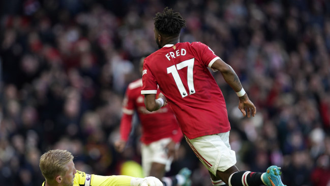 Fred salvó de la derrota a Manchester United ante Leicester en la Premier League