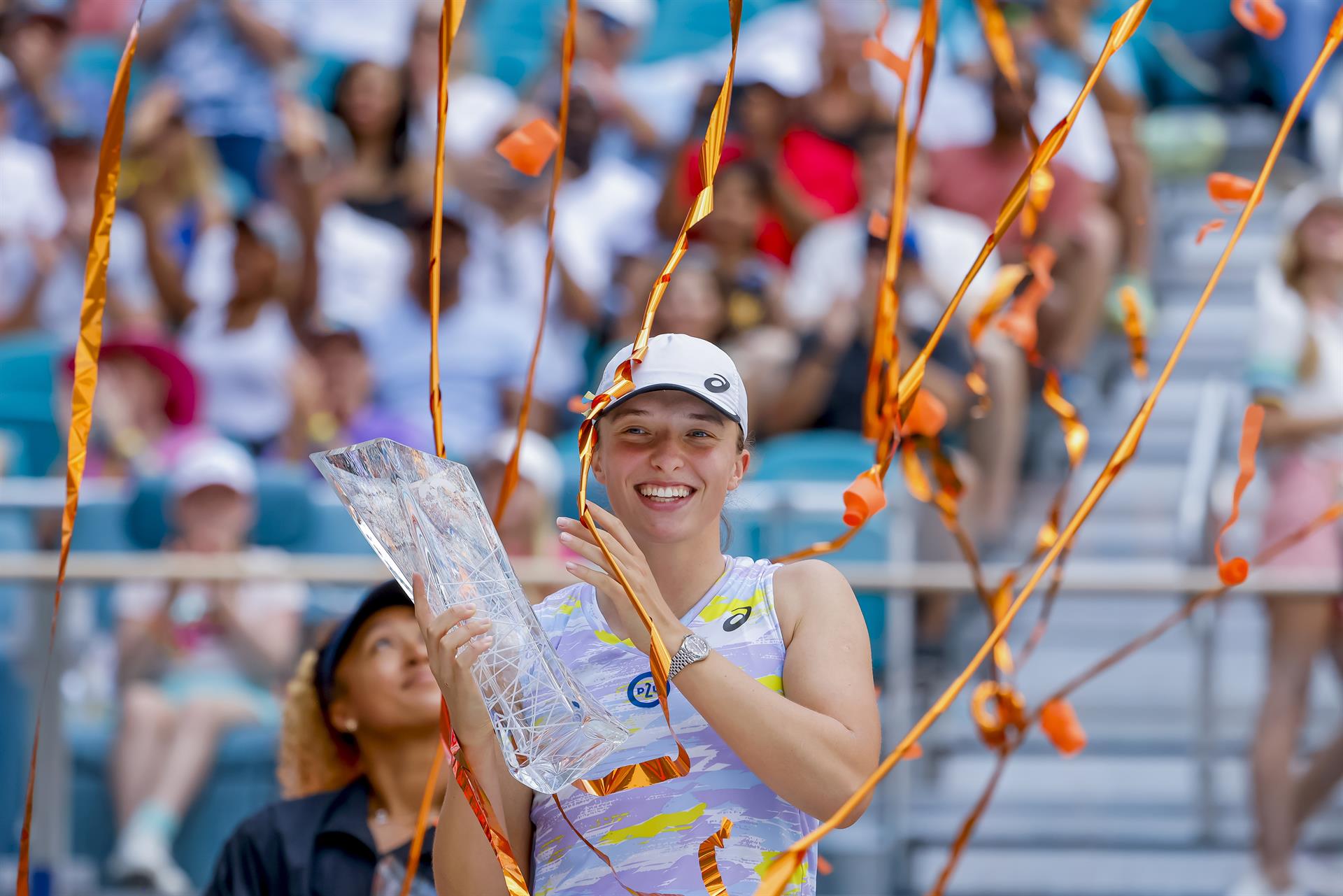 Iga Swiatek arrasó con Naomi Osaka y conquistó el torneo de Miami