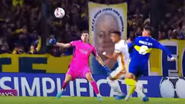 Un error del portero Agustín Rossi le costó un empate a Boca Juniors ante Arsenal de Sarandí