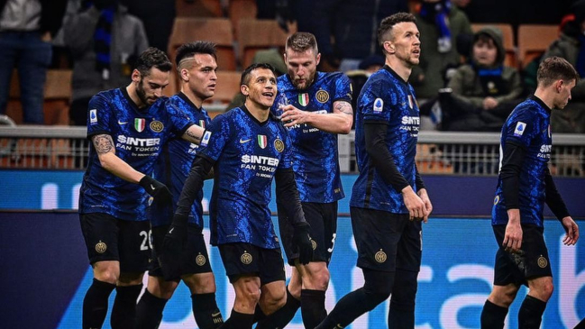 Inter de Alexis y Vidal enfrenta el clásico de Italia contra Juventus para seguir prendido en la liga