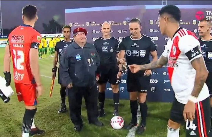 Enzo Pérez regaló su camiseta a soldado que combatió en la Guerra de Las Malvinas