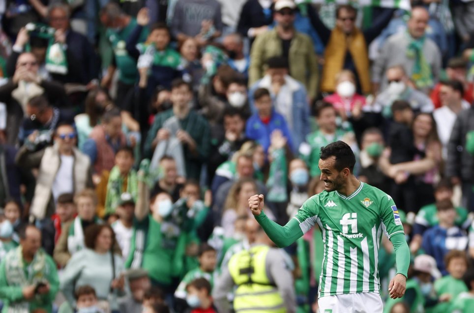 Real Betis de Bravo y Pellegrini sigue a la caza de los puestos de Champions tras batir a Osasuna