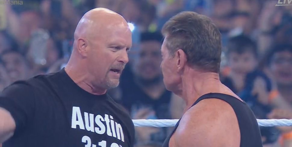 ¡Nostalgia pura! Stone Cold Steve Austin atacó a Vince McMahon en Wrestlemania