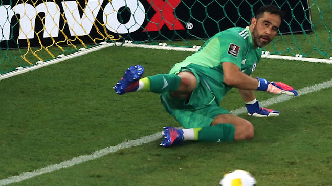 “Tienes ganas de retirarme”: Bravo reaccionó a publicación sobre el recambio en la Roja