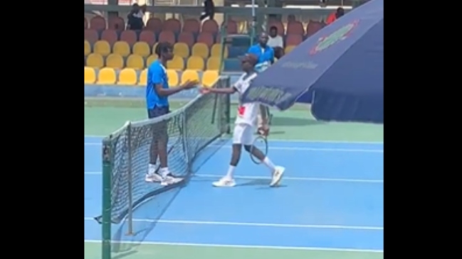 Tenista francés le dio una durísima bofetada a su rival tras perder un partido en Ghana