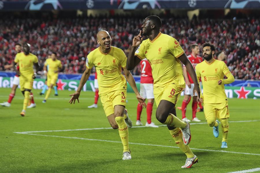 Liverpool derribó a Benfica en Portugal y se acercó a semifinales de la Champions