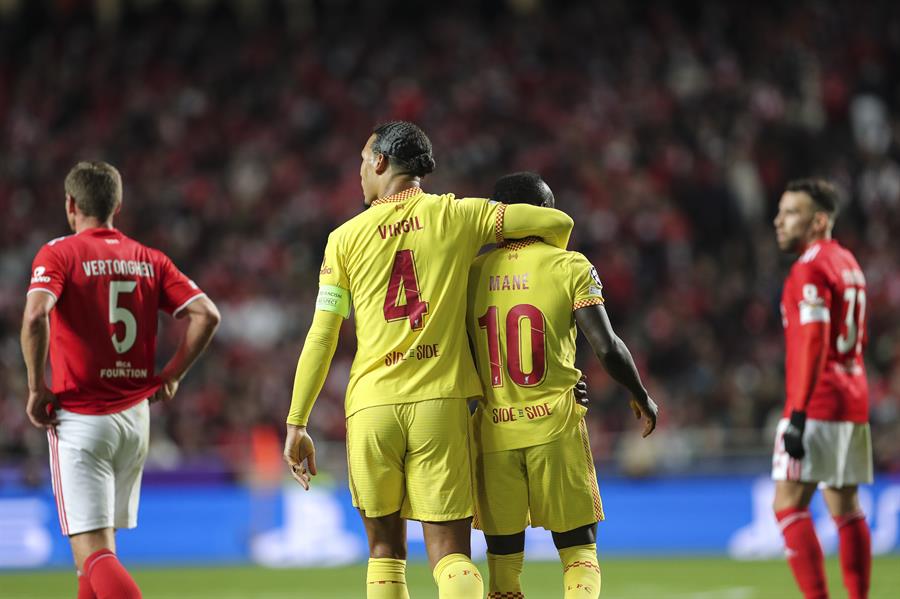 Los goles del valioso triunfo de Liverpool sobre Benfica en cuartos de la Liga de Campeones