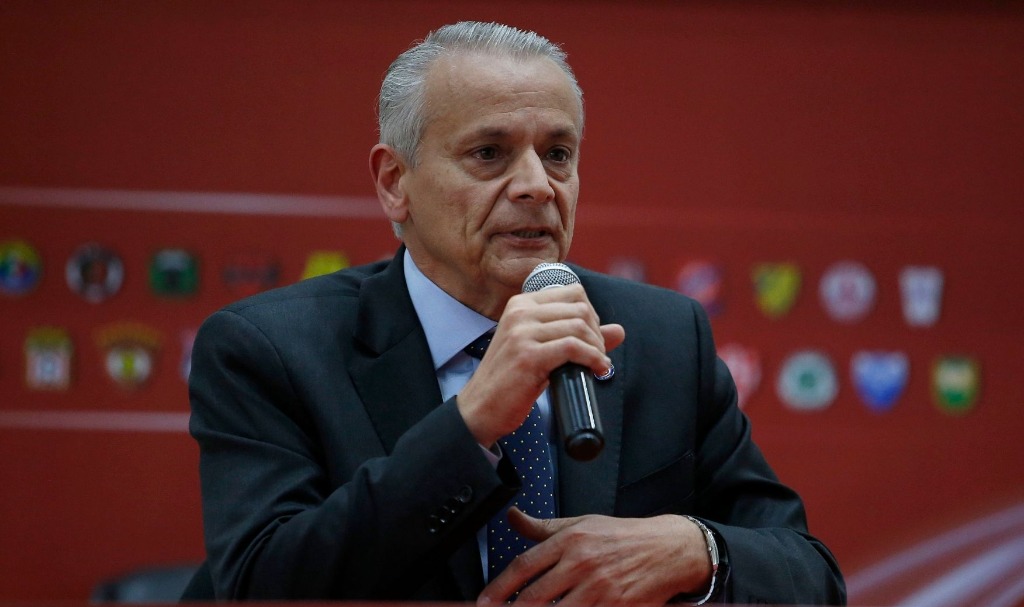 Javier Castrilli, el polémico “sheriff” que fracasó en su plan de renovar el arbitraje chileno