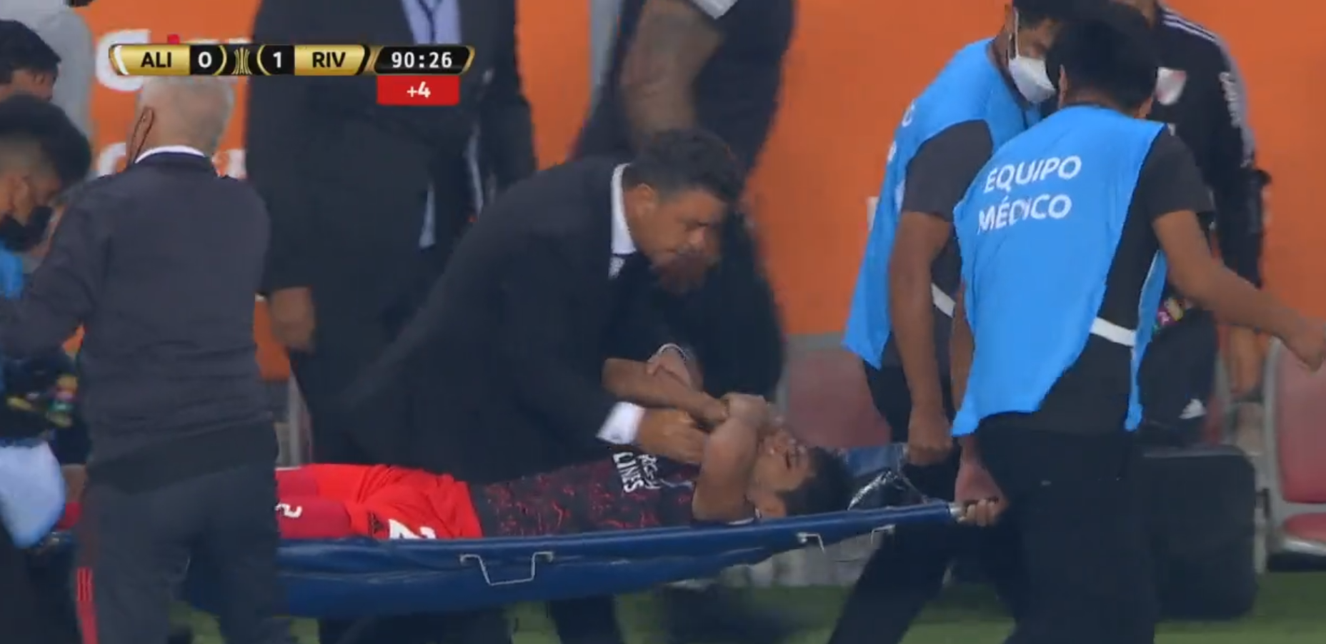 ¡Terrible! Brutal patada provocó grave lesión a Robert Rojas de River Plate