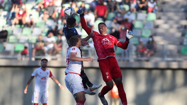 Arquero de Copiapó por la salvación de la U: Queda la duda de cómo se convirtieron tres goles tan rápidos