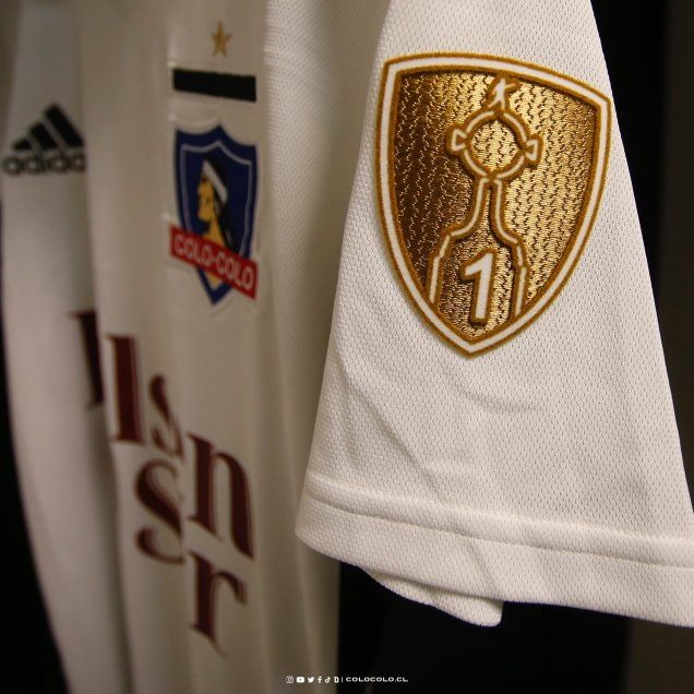 Camiseta, banderín y jineta listos: La indumentaria de Colo Colo para su debut en la Libertadores