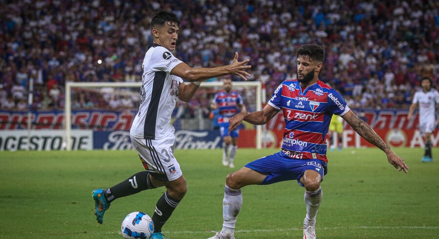 ¿Entró o no? A Pablo Solari le sacaron de la línea el gol de Colo Colo ante Fortaleza
