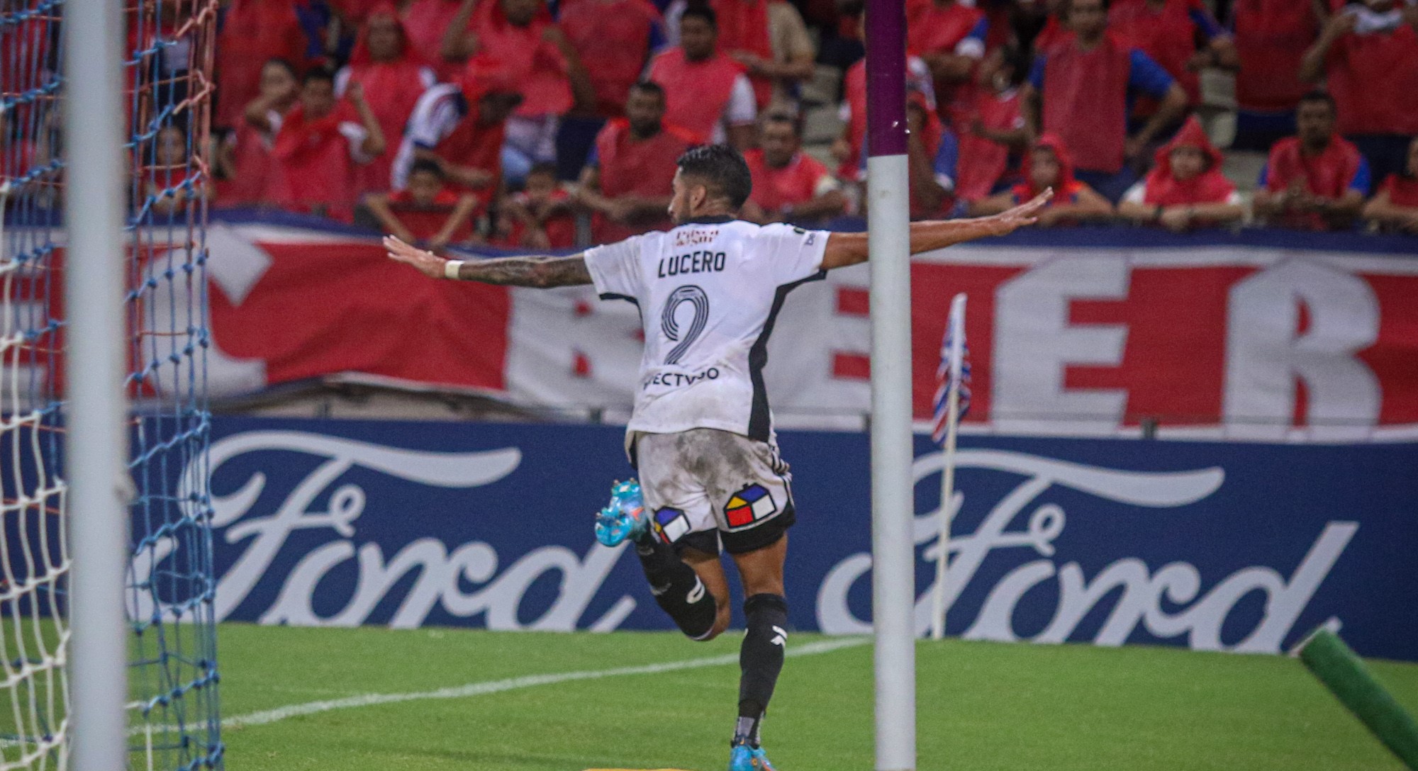 Colo Colo tomó la delantera ante Fortaleza en Brasil con un disparo de Juan Martín Lucero