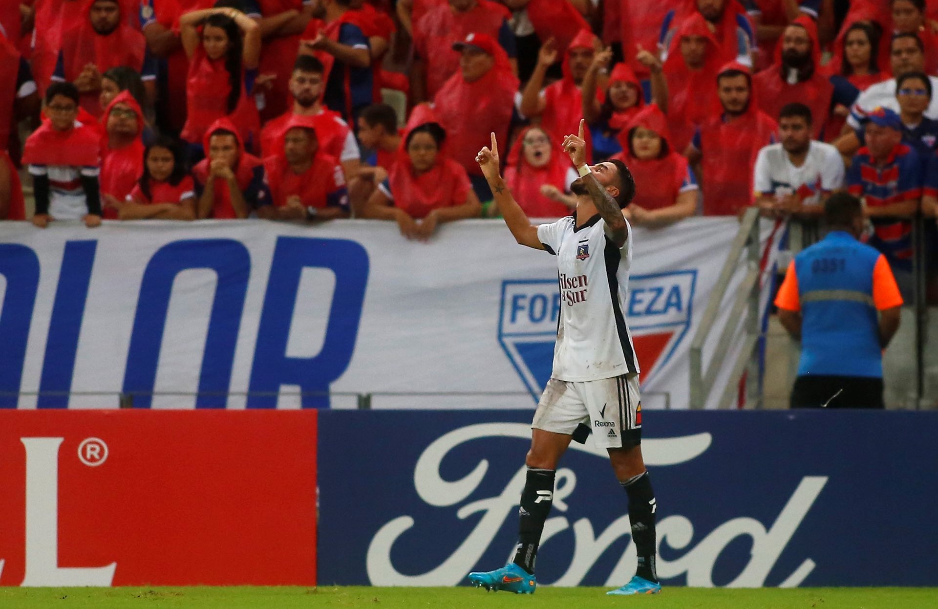 ¡Golazo! Juan Martín Lucero rompió el cero ante Fortaleza en Copa Libertadores