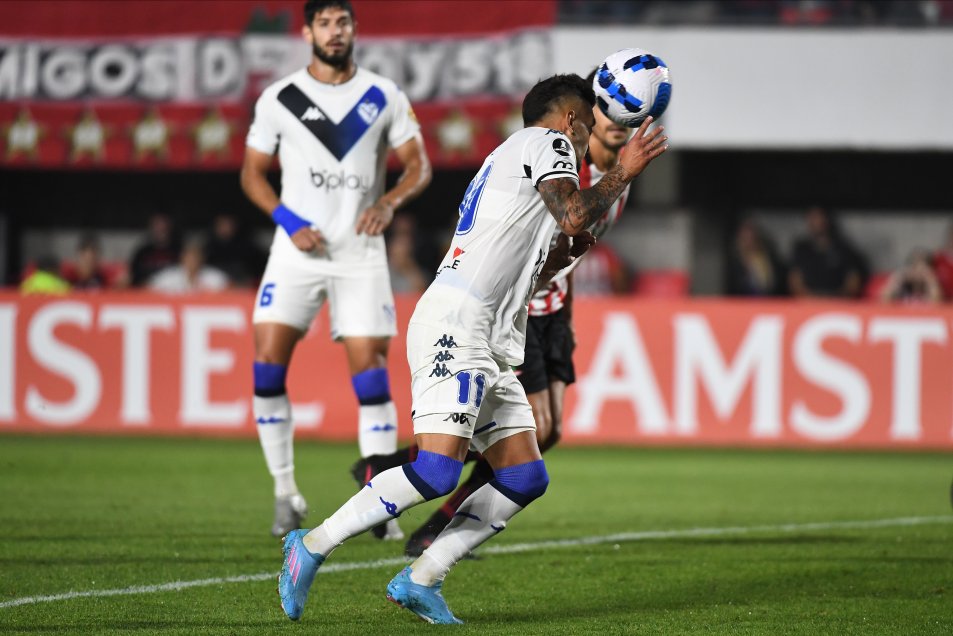 Estudiantes goleó a Vélez en su estreno en la fase grupal de la Libertadores