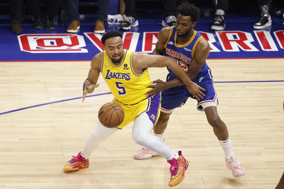 Golden State hundió aún más a los eliminados Lakers