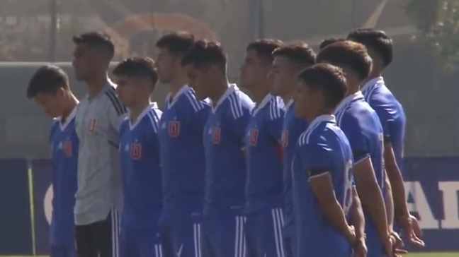 El respetuoso minuto de silencio de las series proyección de la U y Huachipato por Leonel Sánchez