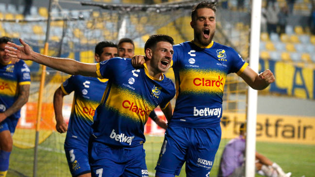 Everton y Huachipato dan inicio a la novena fecha del Campeonato Nacional