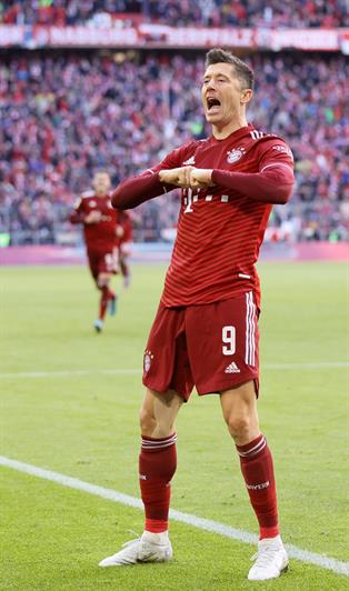 Robert Lewandoski le dio la victoria a Bayern Munich ante Augsburgo en la Bundesliga