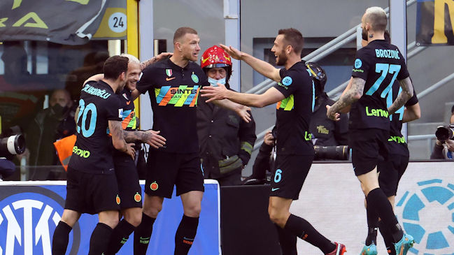 Inter de Vidal y Alexis tumbó a Hellas Verona y mantuvo la presión en la pelea por el liderato