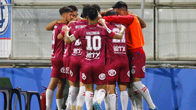 Marcelo Herrera recibió un gran centro de Suazo y La Serena se adelantó contra la UC
