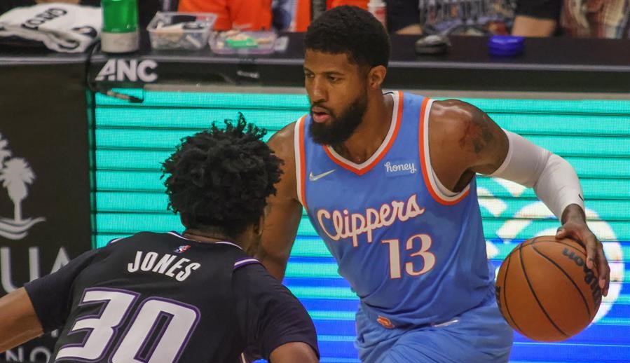 Los Angeles Clippers venció a Sacramento Kings con un gran Paul George