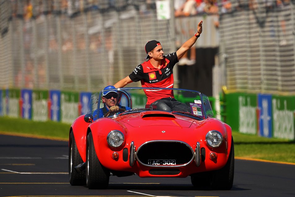 Los festejos de Charles Leclerc tras imponerse en el Gran Premio de Australia