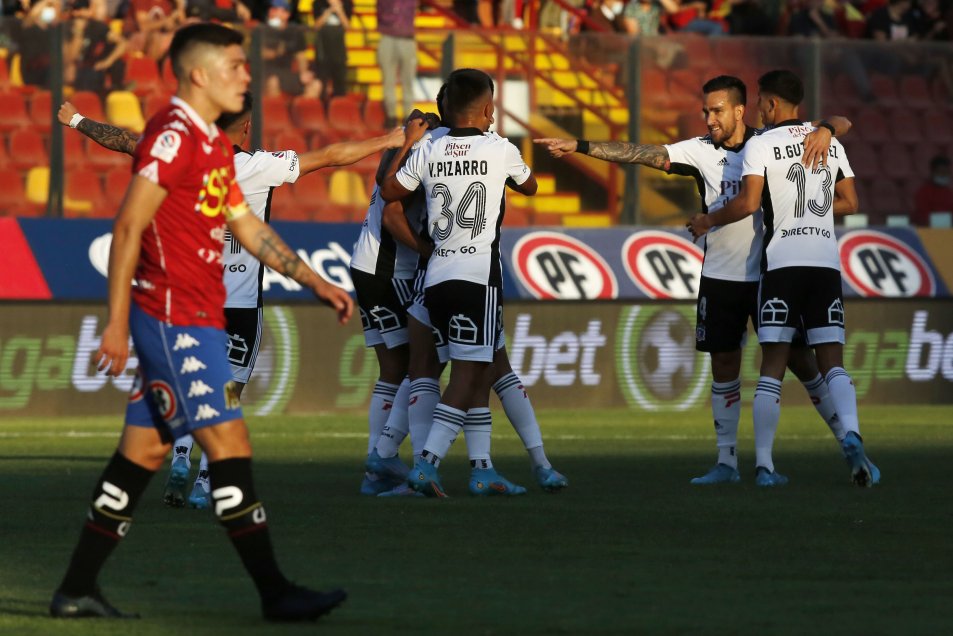 Colo Colo frenó su tranco ganador con derrota frente a U. Española en Santa Laura