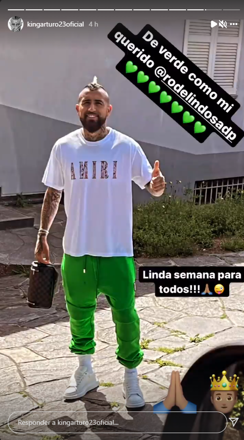 Arturo Vidal inició la semana con un homenaje a su querido Rodelindo