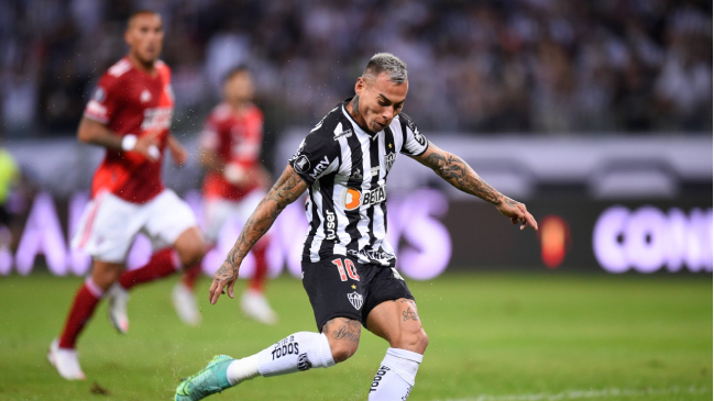 Eduardo Vargas renovó hasta 2024 con Atlético Mineiro