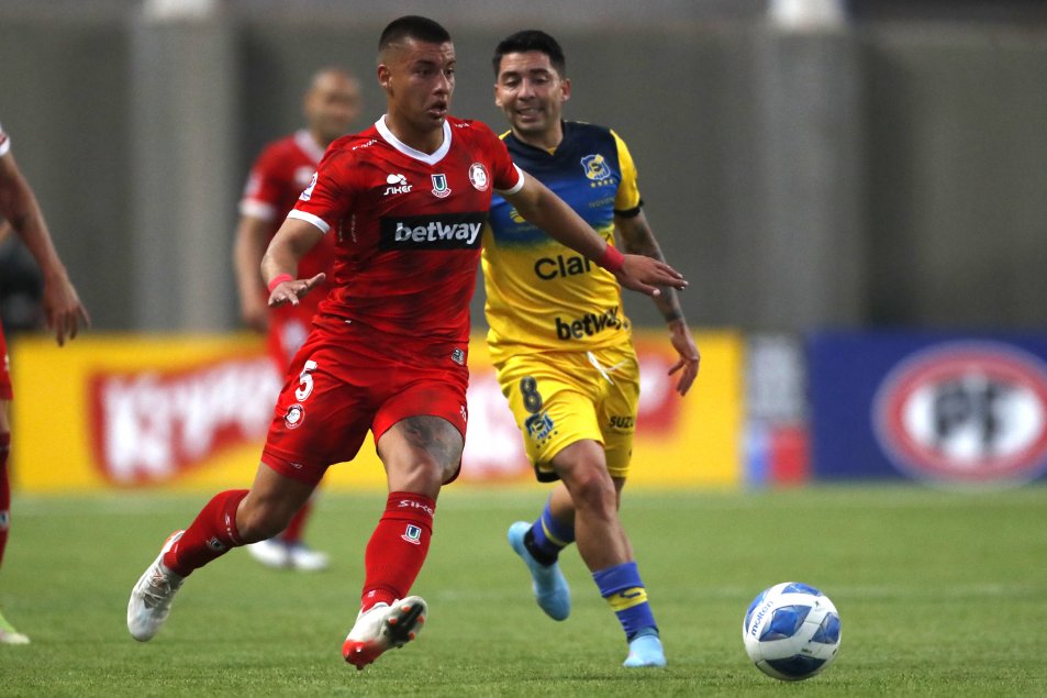 Los 10 jugadores con más pases correctos en el Campeonato Nacional