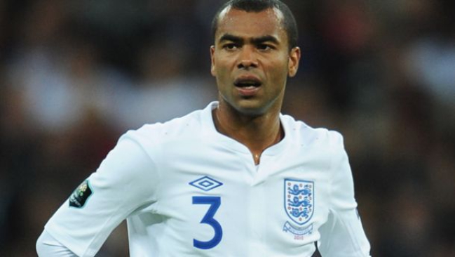 Ex estrella de Inglaterra fue amenazado con perder sus dedos en violento robo