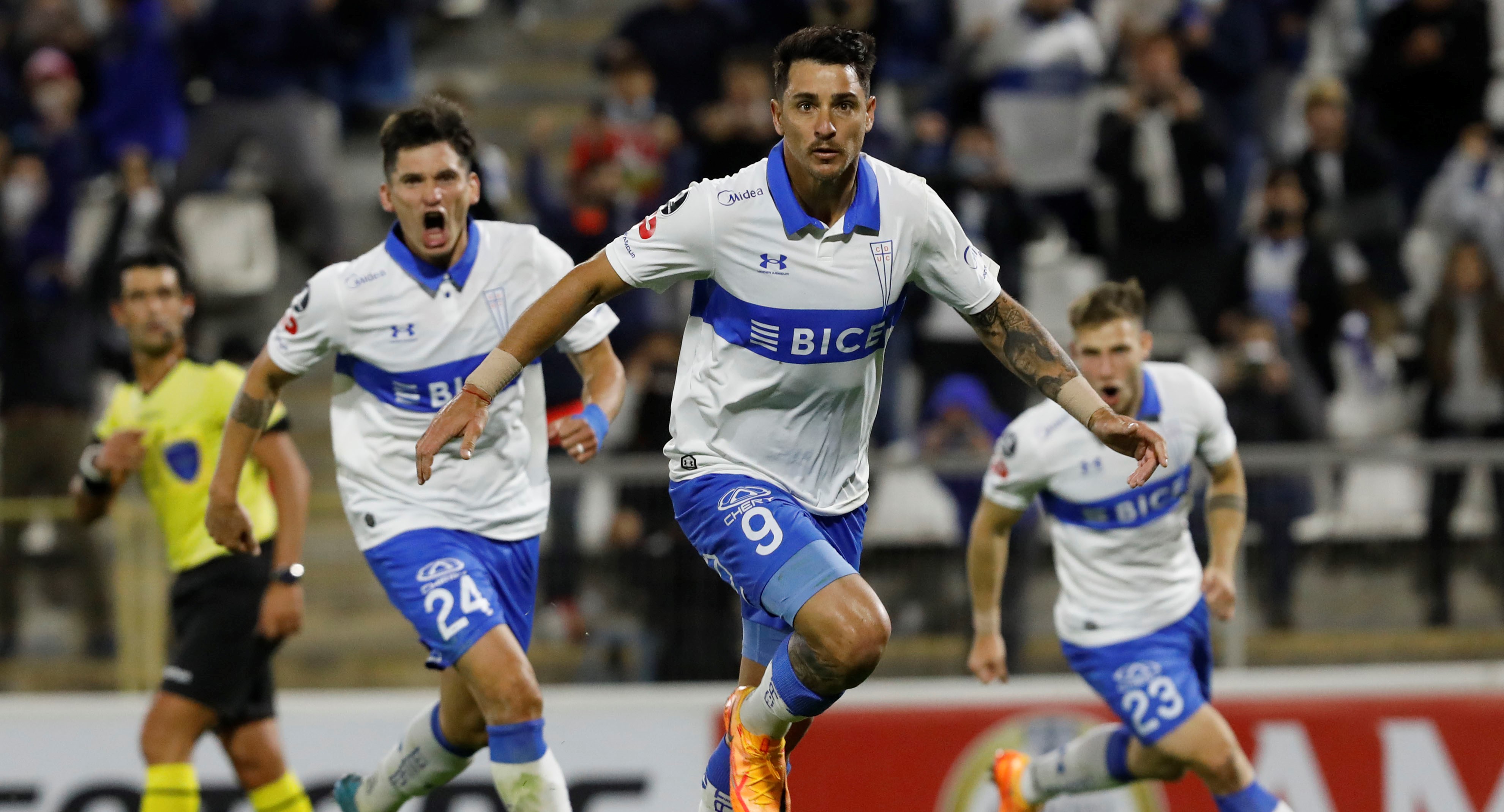 “La Franja”: La UC conquistó con controversia sus primeros tres puntos en la Libertadores