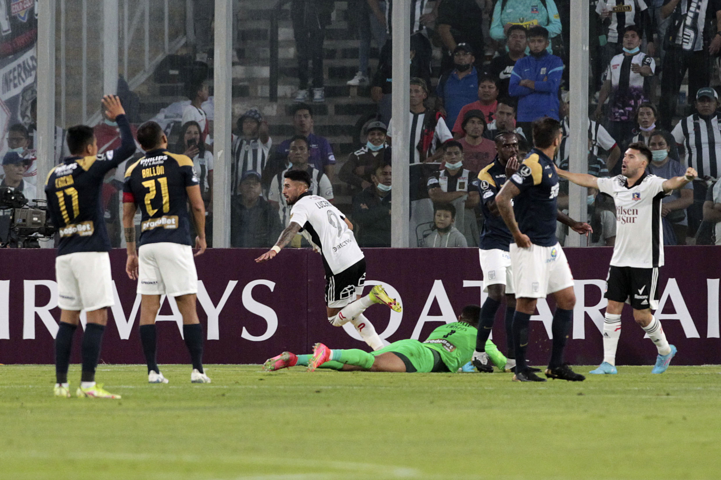 Juan Martín Lucero con un zurdazo de primera dio la ventaja a Colo Colo sobre Alianza Lima