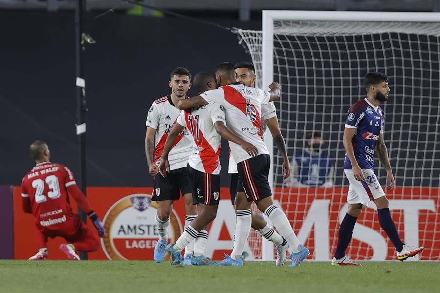 River de Paulo Díaz derribó a Fortaleza y alcanzó a Colo Colo en la cima del Grupo F de Copa Libertadores